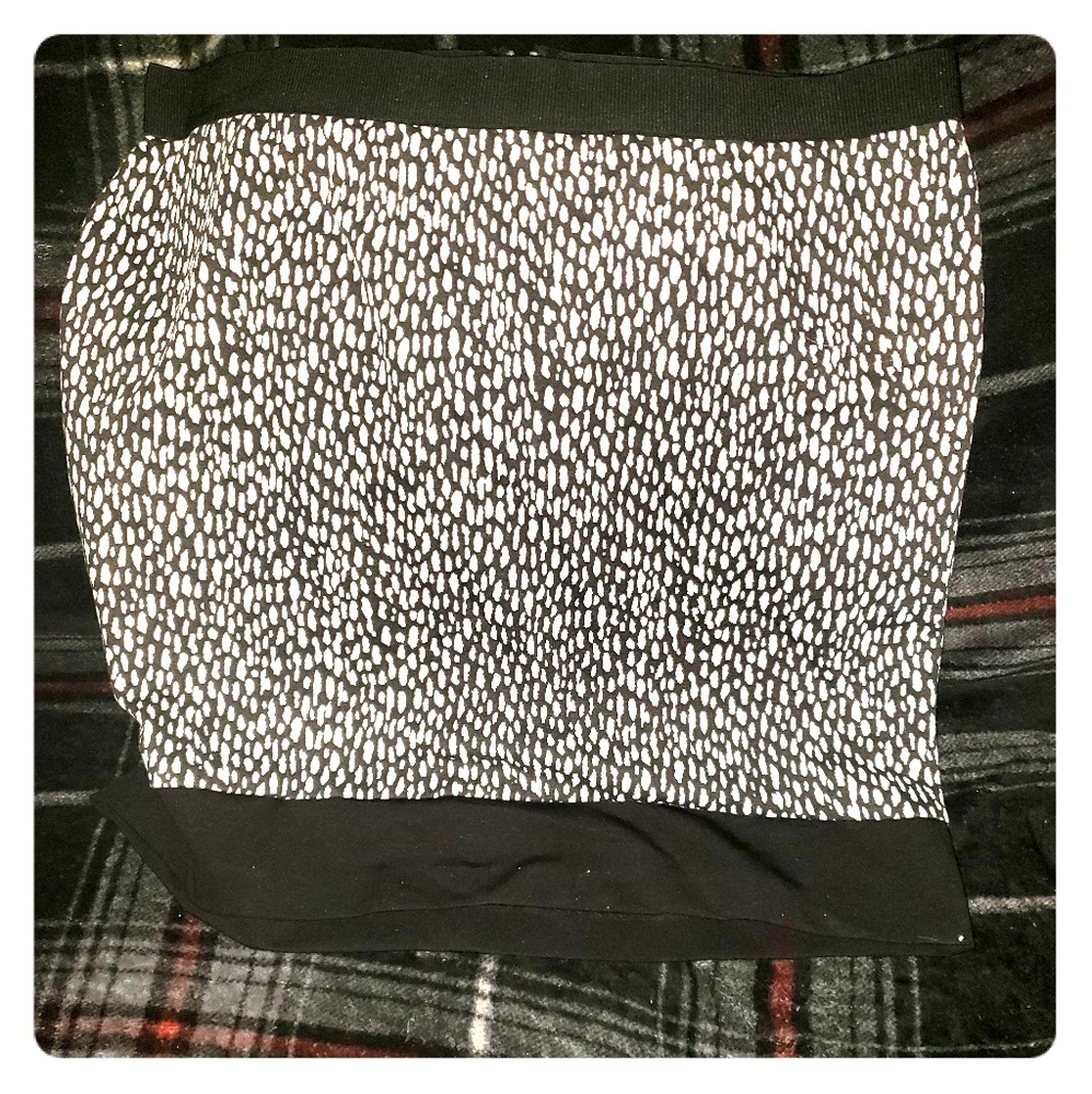 Rafaella black and white abstract pencil skirt